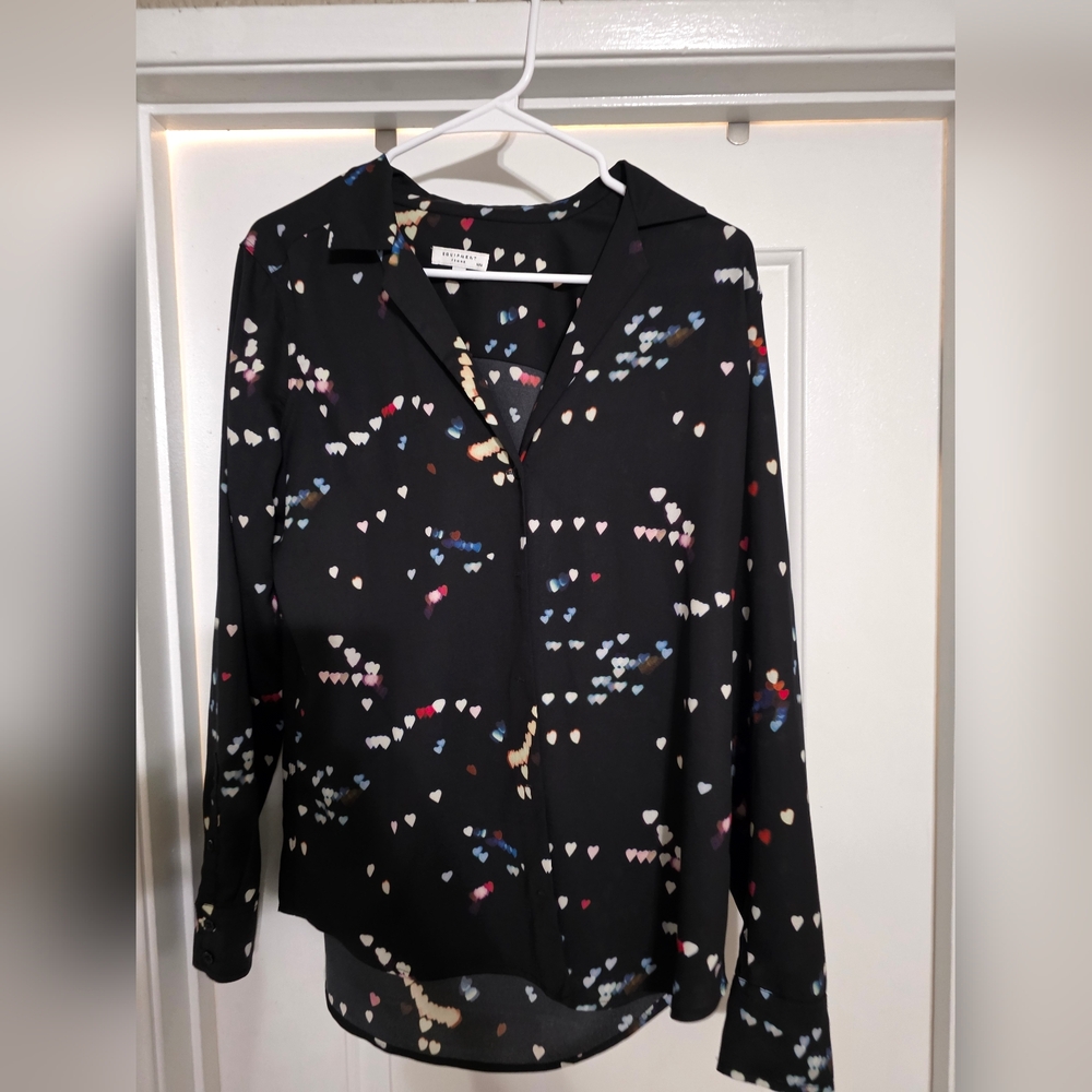 Equipment Femme Adalyn Refracted Heart Button-Down Blouse 🖤✨ MEDIUM - Picture 3 of 5
